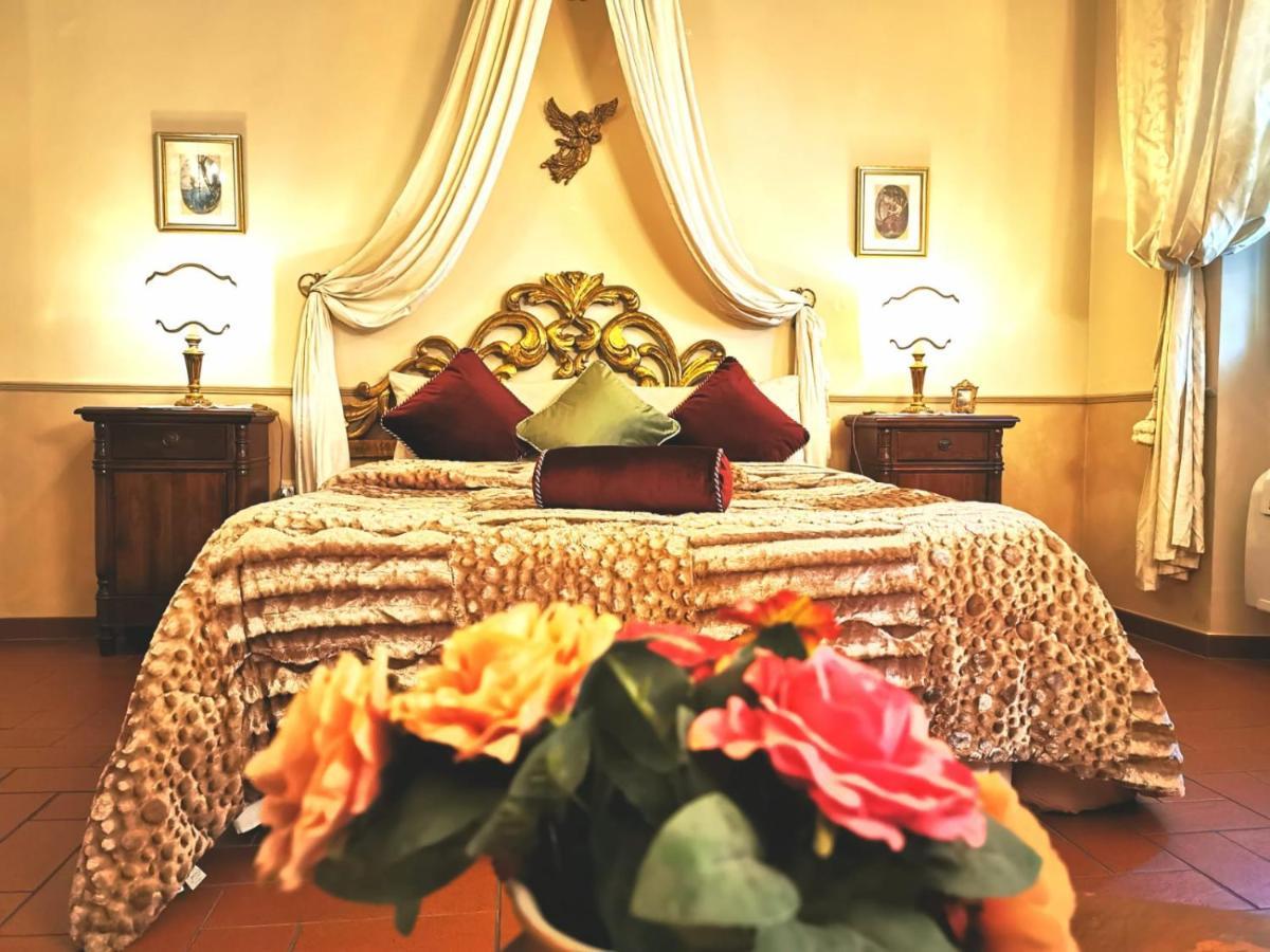 Classic Style Apartment In Center ฟลอเรนซ์ ภายนอก รูปภาพ