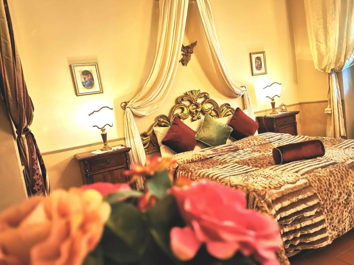 Classic Style Apartment In Center ฟลอเรนซ์ ภายนอก รูปภาพ