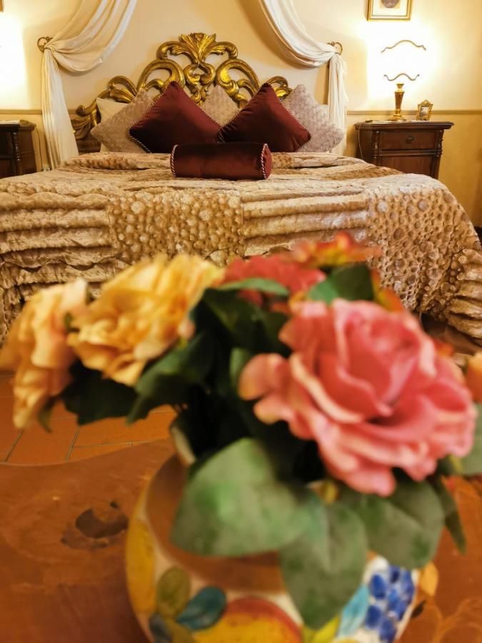 Classic Style Apartment In Center ฟลอเรนซ์ ภายนอก รูปภาพ