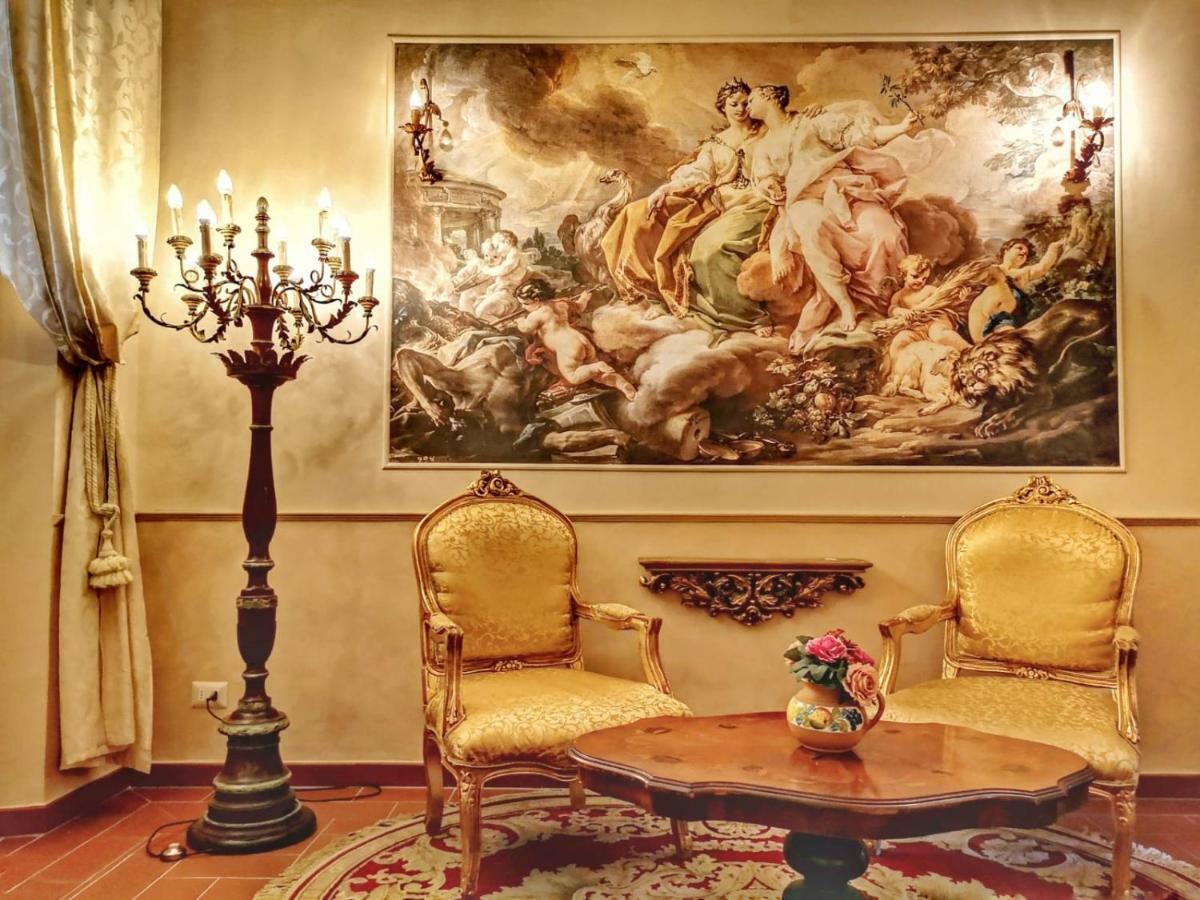 Classic Style Apartment In Center ฟลอเรนซ์ ภายนอก รูปภาพ